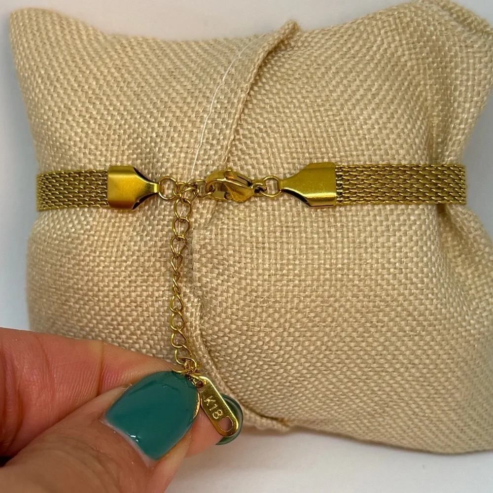 N/A elegant gold